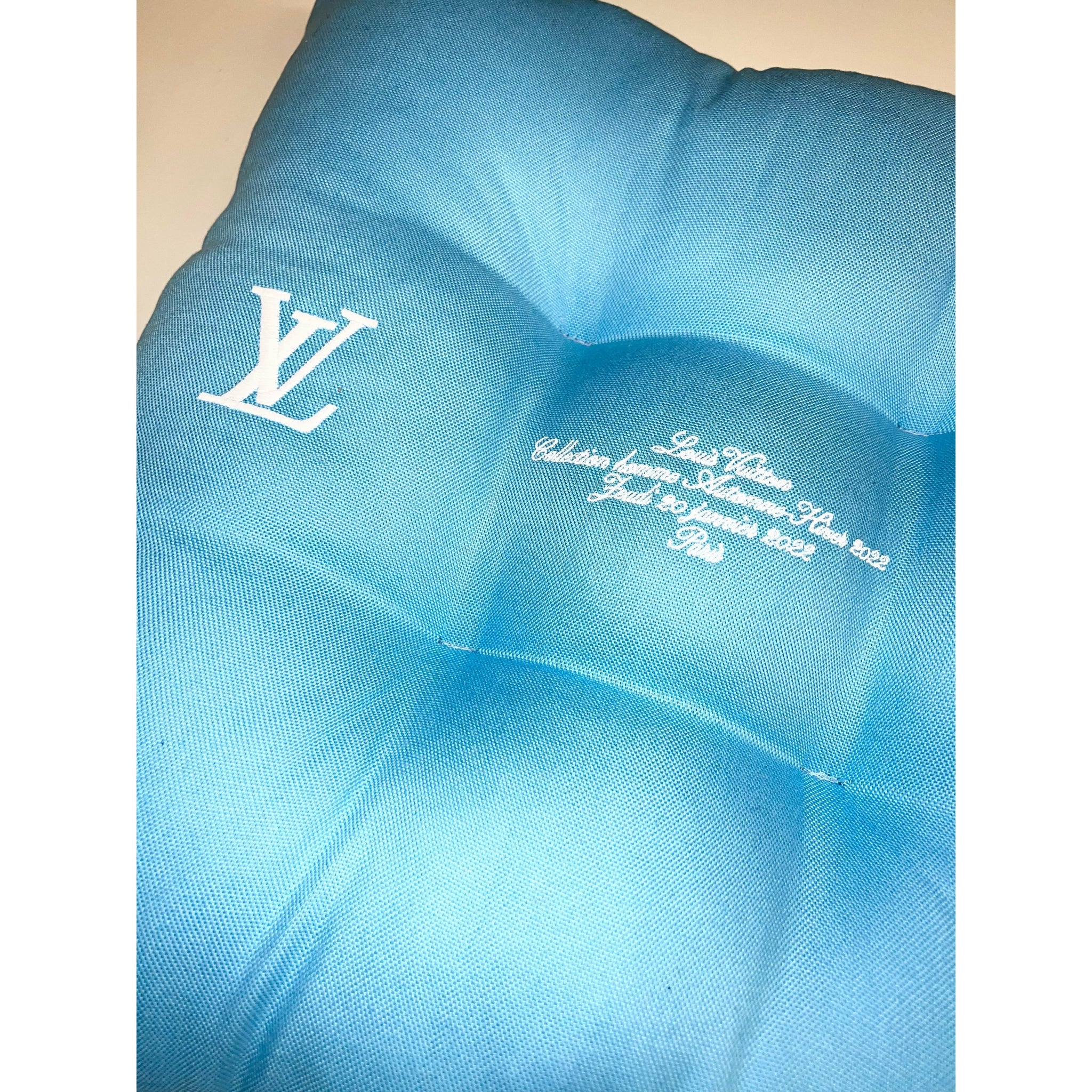 Virgil Abloh Louis Vuitton Fashion Show Pillow – MODCLAIR